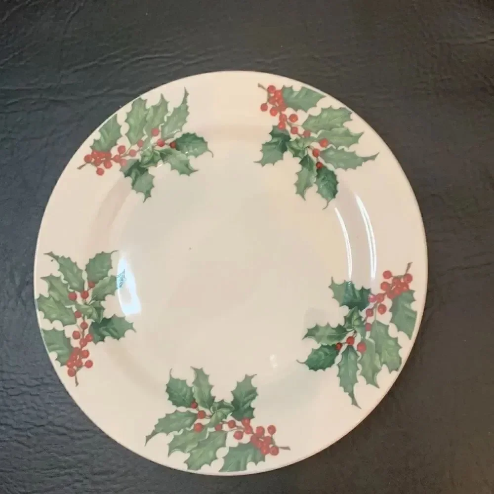 Hallmark Poinsettia Green Red Christmas Holiday 7 1/2 Inch Salad Dessert Plate